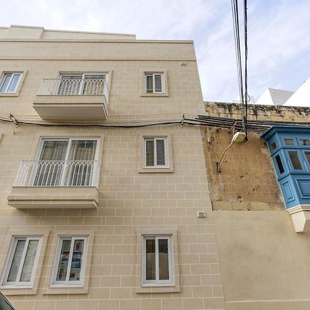 A Lovely 1Br Home With Balcony Just Off The Coast By 360 Estates San Julián Exterior foto